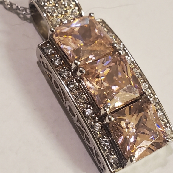 Sterling Silver & Light Pink White CZ Pendant Necklace Excellent Condition - Picture 5 of 5